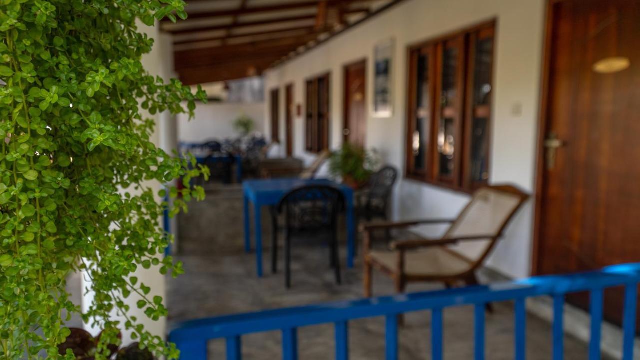 Luvi Lucas River Side Уелигама Екстериор снимка