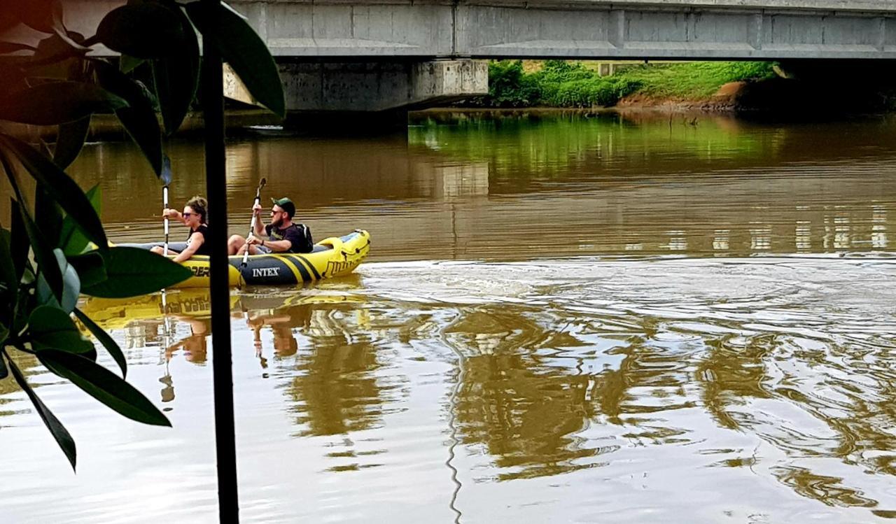 Luvi Lucas River Side Уелигама Екстериор снимка